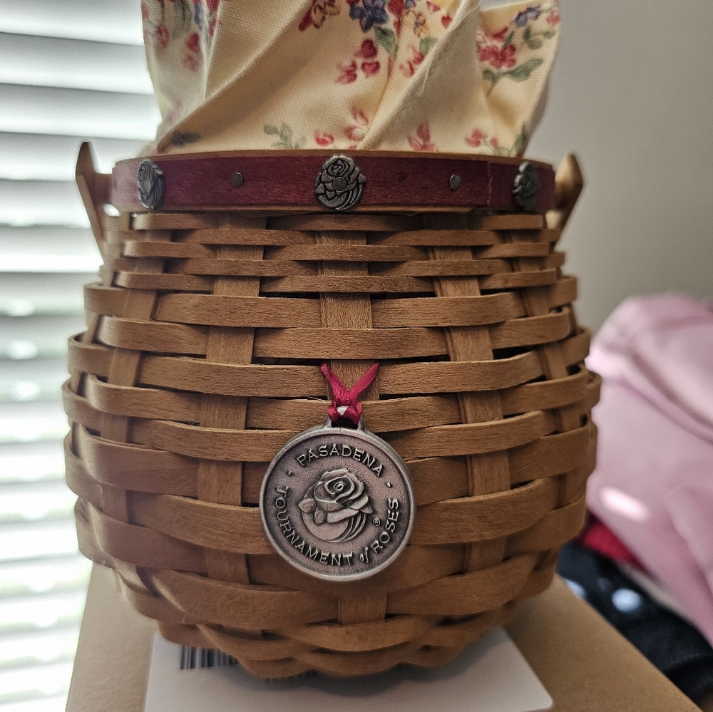 2004 Longeberger Rose Bowl Basket